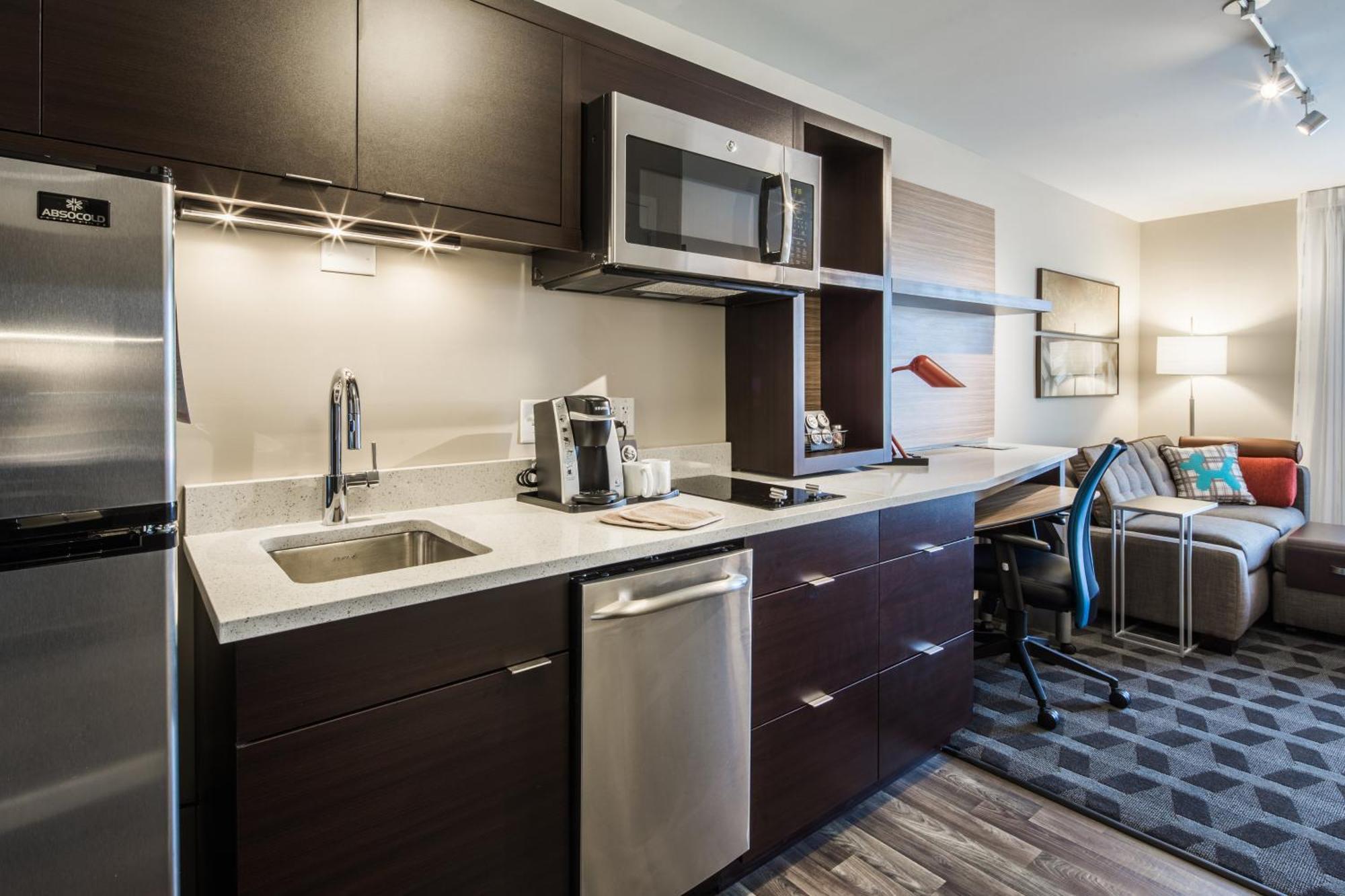 Towneplace Suites By Marriott Cleveland Exteriör bild