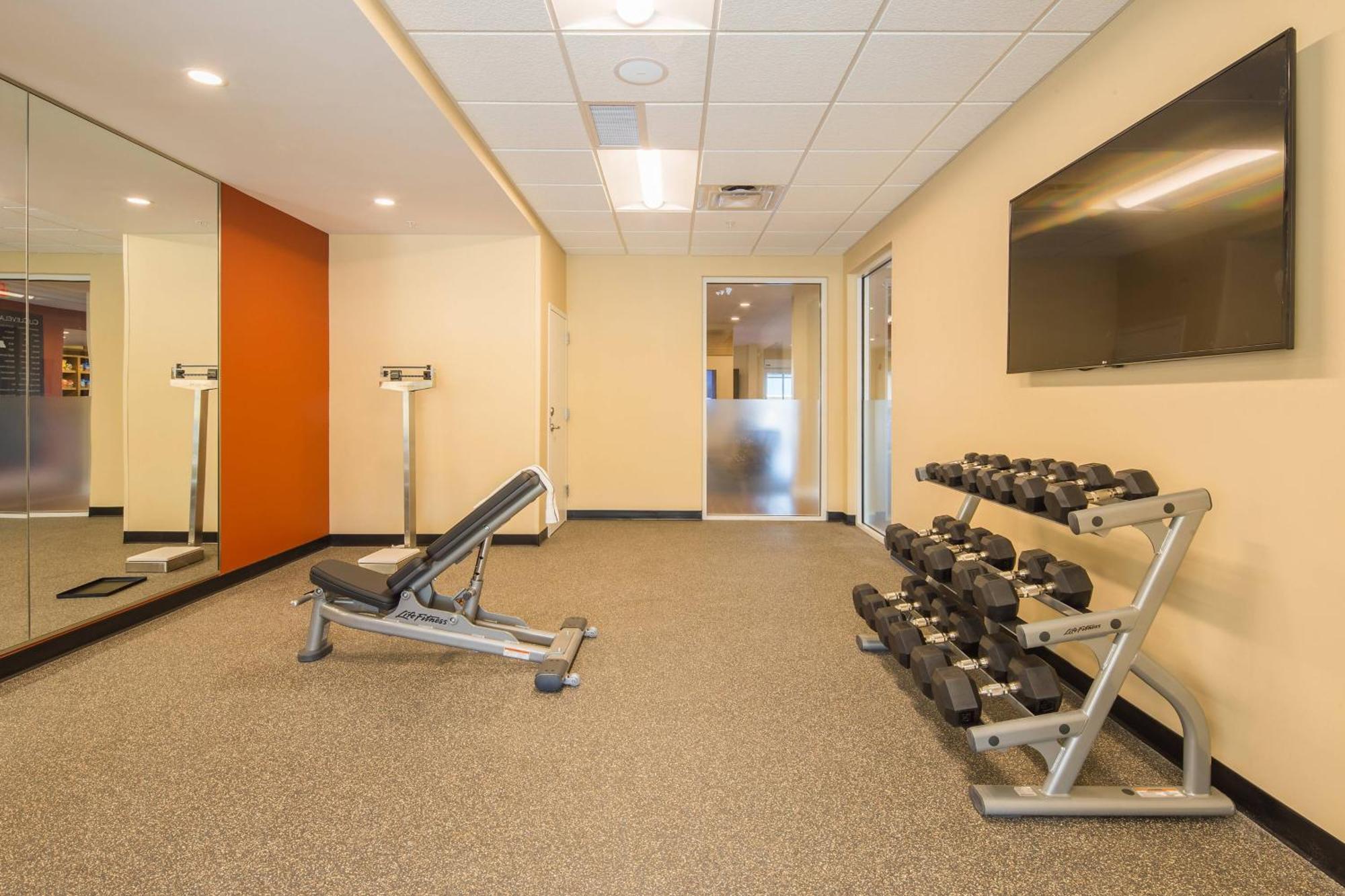 Towneplace Suites By Marriott Cleveland Exteriör bild